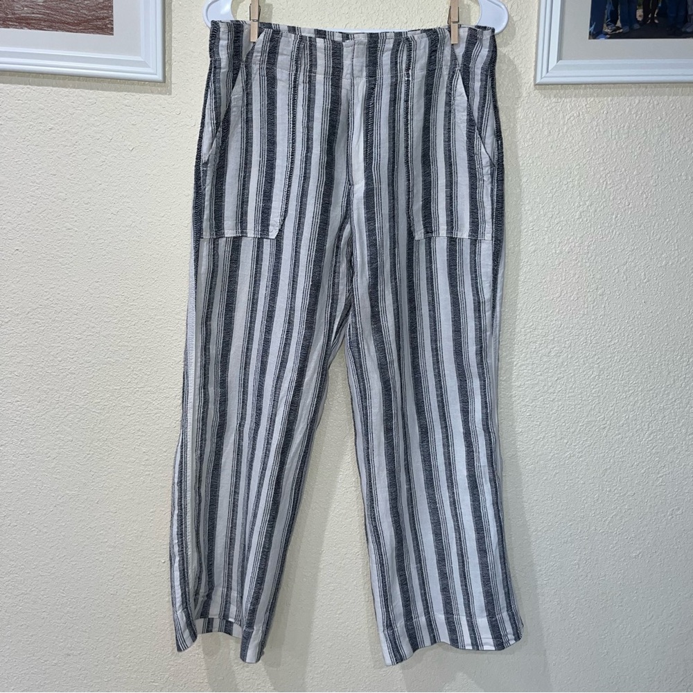 GAP Gray and White Wide Leg Pants with Stripes (1-194)